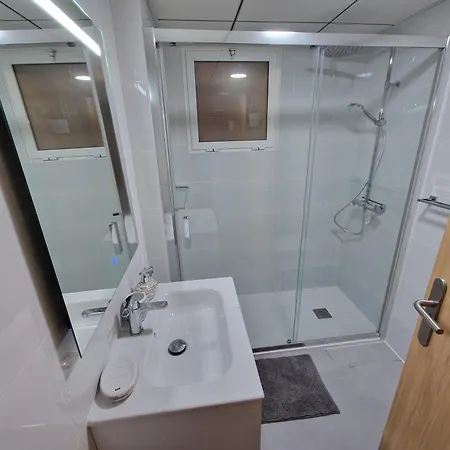 Chameleon Beachfront Ibiza Style Apartamento *