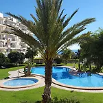Chameleon Beachfront Ibiza Style 公寓 *