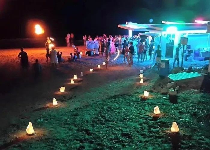 شقة Chameleon Beachfront Ibiza Style *