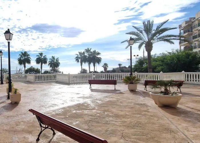 Chameleon Beachfront Ibiza Style * إل كامبيلو